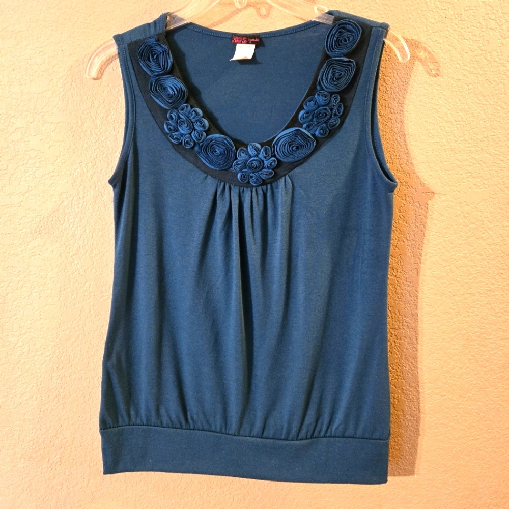 Agenda Womens Teal‎ Green Sleeveless Top Size Medium Fabric Flowers @ Neckline